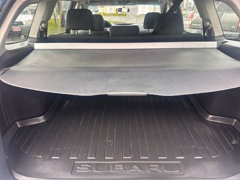 Used 2010 Subaru Outback 2.5i image 7