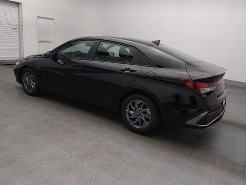 Used 2024 Hyundai Elantra SEL FWD image 3