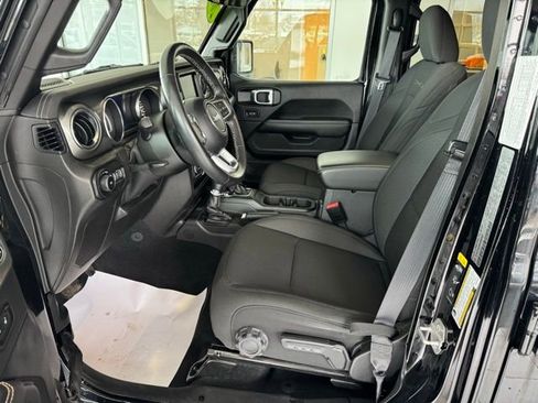 Used 2021 Jeep Wrangler Unlimited Sahara w/ Uconnect 4C Nav & Sound Group image 7