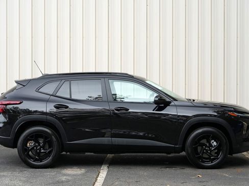 Used 2026 Chevrolet Trax LT w/ Midnight Edition FWD image 49