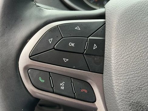 Used 2021 Jeep Cherokee Latitude Lux w/ Sun & Sound Group FWD image 23
