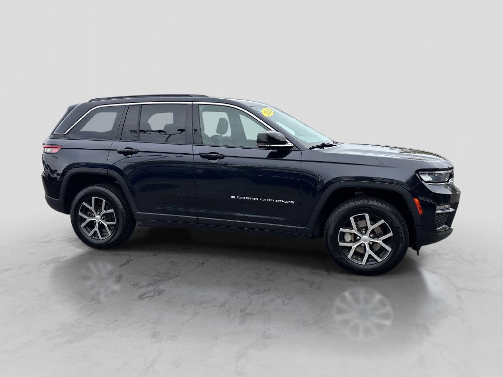 Used 2024 Jeep Grand Cherokee Limited AWD/4WD image 6