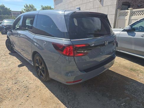 Used 2024 Honda Odyssey Sport image 2