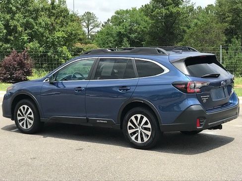 Used 2023 Subaru Outback Premium AWD/4WD image 4
