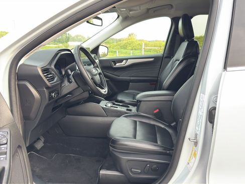 Used 2025 Ford Escape Platinum AWD/4WD image 13