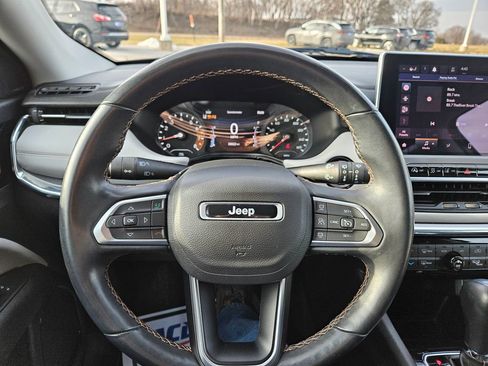 Used 2022 Jeep Compass Limited image 12