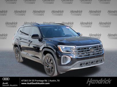 Used 2024 Volkswagen Atlas SE w/ Black Wheel Package
