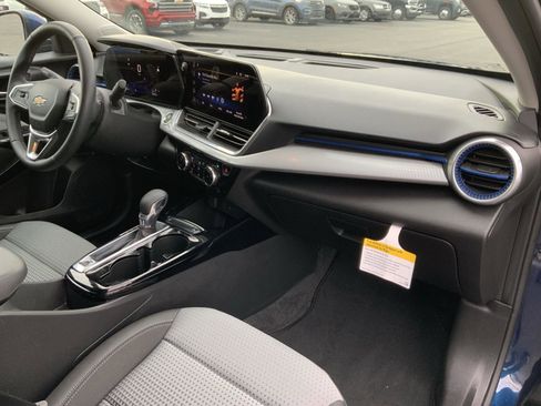 Used 2024 Chevrolet Trax LT w/ Driver Confidence Package image 57