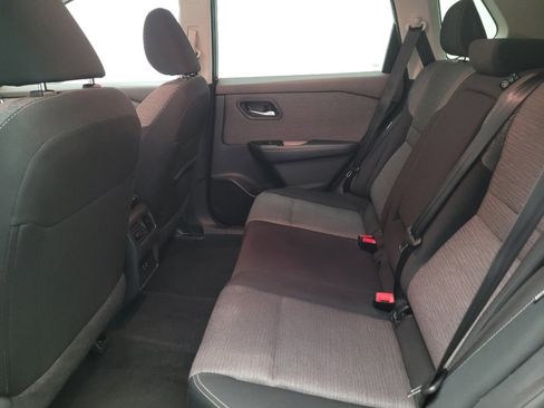 Used 2023 Nissan Rogue SV image 18