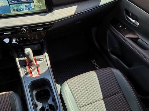 Used 2025 Nissan Kicks SR w/ Illumination Package image 16