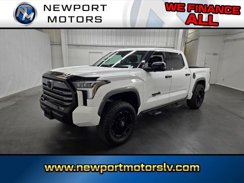 Used 2023 Toyota Tundra Limited image 1