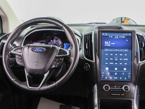 Used 2021 Ford Edge Titanium image 17