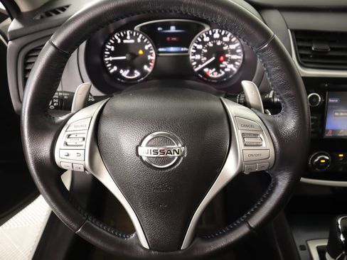 Used 2018 Nissan Altima 2.5 SR w/ SR Special Edition image 3