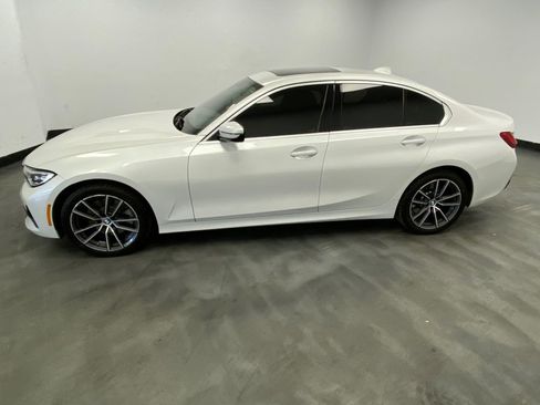 Used 2019 BMW 330i xDrive Sedan w/ Convenience Package AWD/4WD image 3