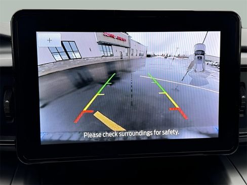 Used 2022 Ford Explorer XLT image 17