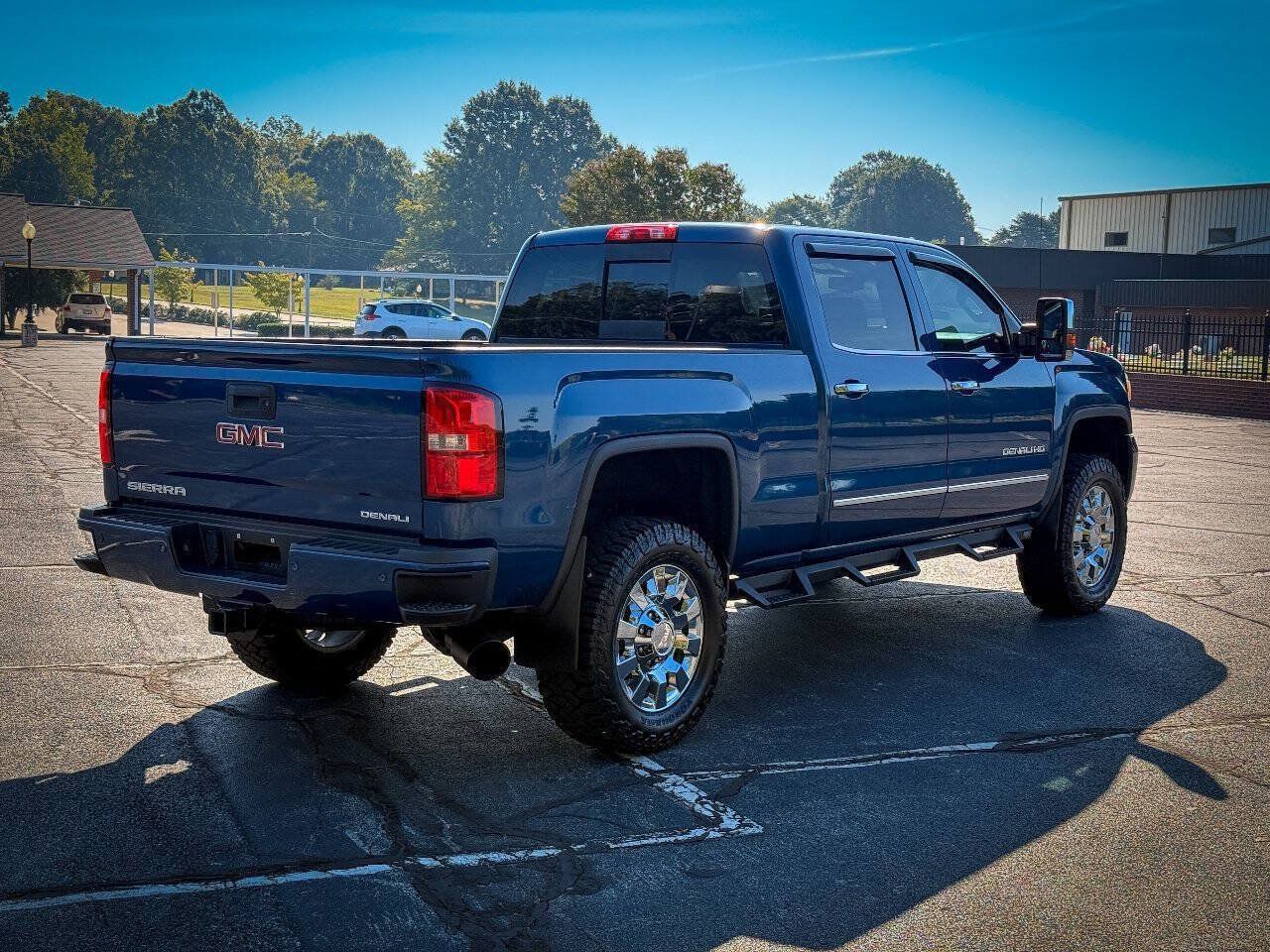 Used 2015 GMC Sierra 2500 Denali w/ Duramax Plus Package AWD/4WD image 3