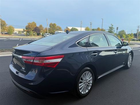 Used 2014 Toyota Avalon Limited w/ Technology Package FWD image 17