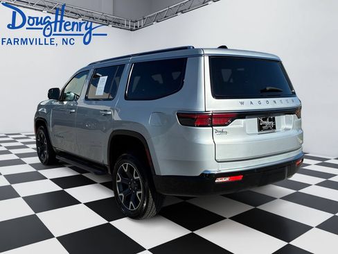 Used 2024 Jeep Wagoneer Series III AWD/4WD image 3
