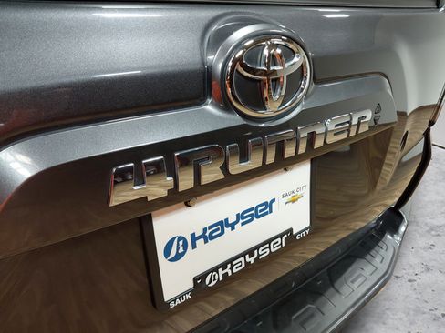 Used 2022 Toyota 4Runner SR5 Premium w/ Moonroof Package AWD/4WD image 12