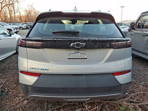 Used 2022 Chevrolet Bolt EUV Premier w/ Sun & Sound Package image 5