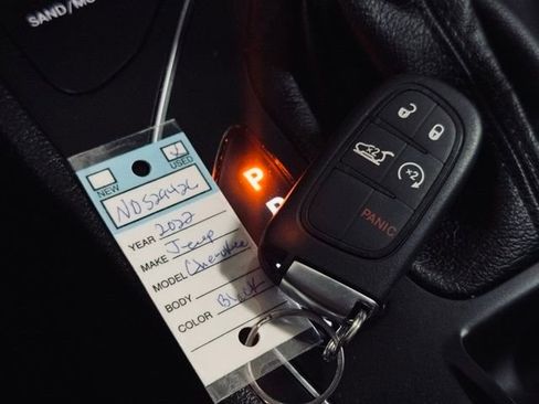 Used 2022 Jeep Cherokee Latitude Lux image 39