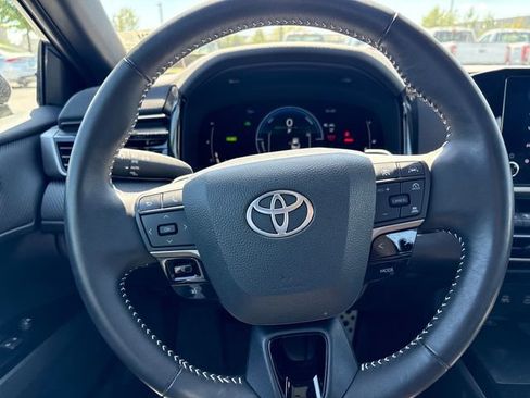 Used 2025 Toyota Camry SE w/ Convenience Package FWD image 14