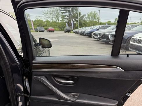 Used 2013 BMW 550i xDrive Sedan image 14