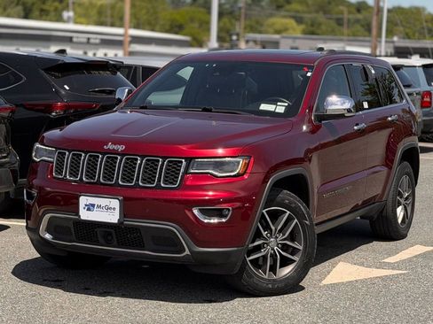 Used 2017 Jeep Grand Cherokee Limited w/ Luxury Group II AWD/4WD image 1