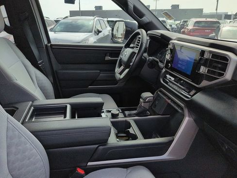 Used 2025 Toyota Tundra SR5 w/ SR5 Convenience Package AWD/4WD image 7
