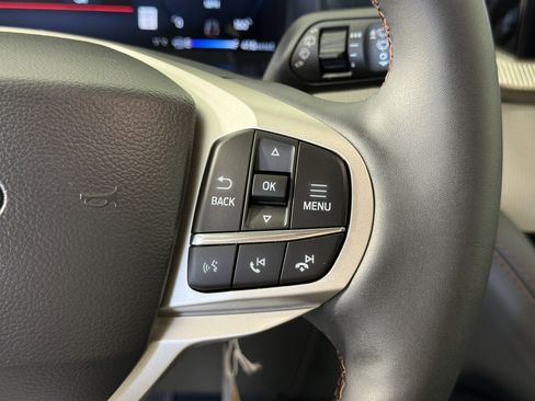 New 2026 Ford Explorer Active RWD image 28