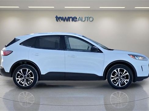 Used 2022 Ford Escape SE w/ SE Sport Appearance Package image 7