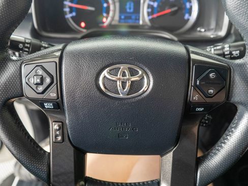Used 2018 Toyota 4Runner TRD Off-Road Premium AWD/4WD image 14