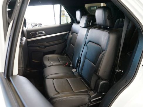 Used 2016 Ford Explorer XLT w/ Equipment Group 202A image 41