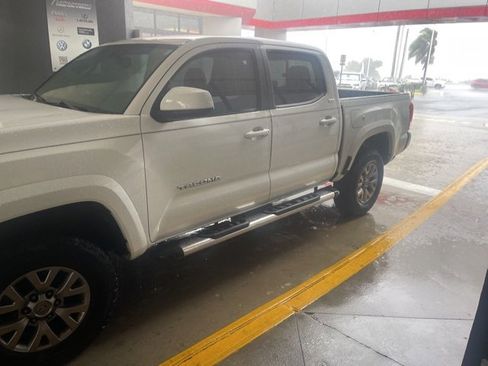 Used 2016 Toyota Tacoma SR5 image 4