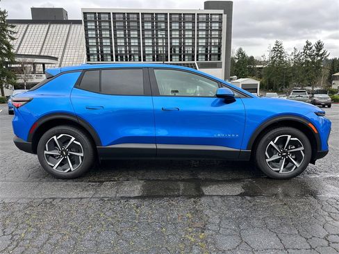 New 2026 Chevrolet Equinox EV LT image 6