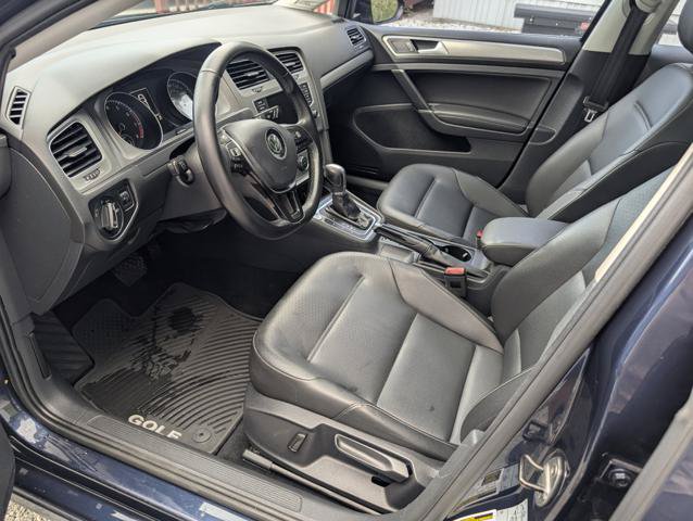 Used 2017 Volkswagen Golf SportWagen FWD image 5