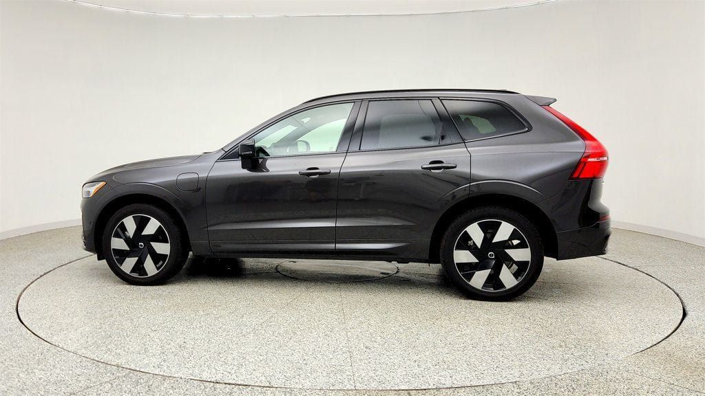 Used 2024 Volvo XC60 T8 Ultimate w/ Climate Package AWD/4WD image 8