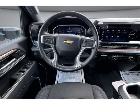Used 2025 Chevrolet Silverado 2500 LT w/ Convenience Package AWD/4WD image 7