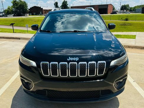Used 2019 Jeep Cherokee Latitude Plus FWD image 8