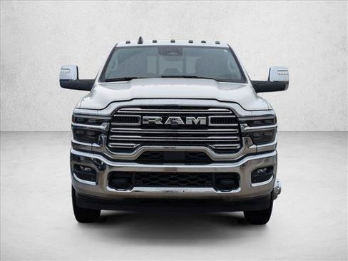 Used 2025 RAM 3500 Laramie AWD/4WD image 2