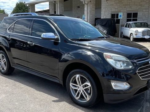 Used 2017 Chevrolet Equinox Premier w/ Enhanced Convenience Package AWD/4WD image 2