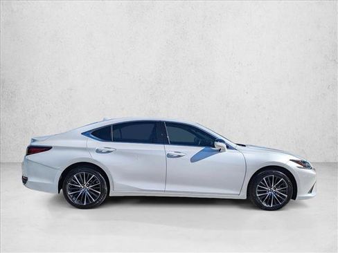 Certified 2024 Lexus ES 250 w/ Premium Package image 4