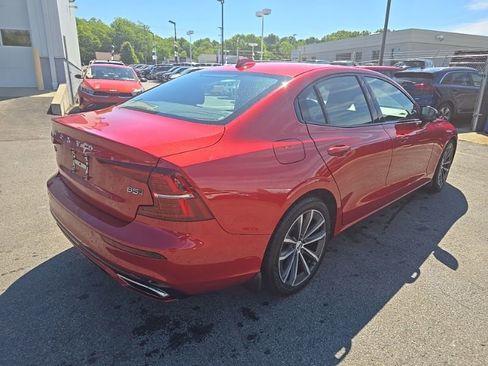 Used 2022 Volvo S60 B5 Momentum w/ Climate Package AWD/4WD image 8