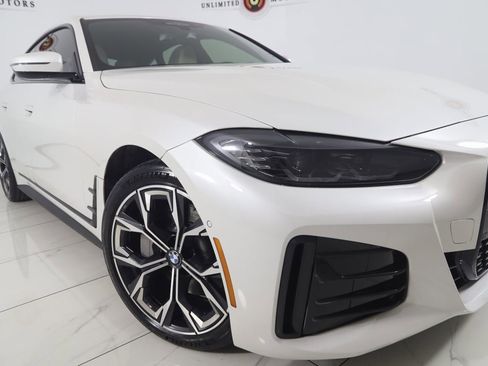 Used 2022 BMW i4 eDrive40 w/ M Sport Package image 18