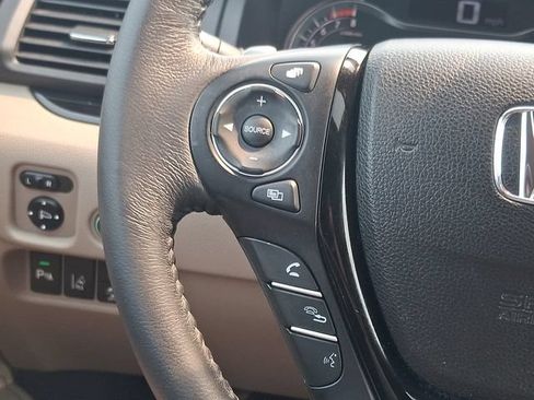 Used 2016 Honda Pilot Touring image 25