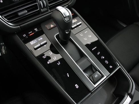 New 2026 Porsche Macan S image 14