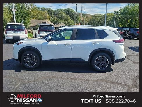 New 2026 Nissan Rogue SV w/ SV Premium Package AWD/4WD image 1