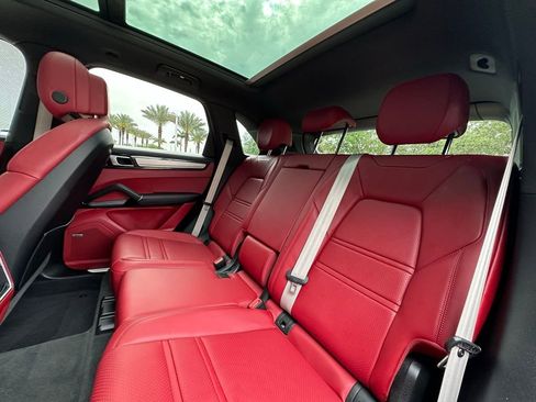 Certified 2023 Porsche Cayenne image 38