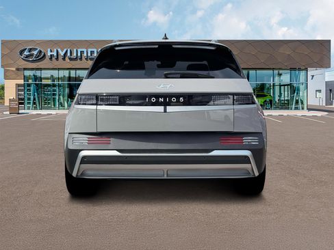 New 2025 Hyundai Ioniq 5 SEL RWD image 6
