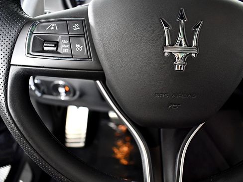 Used 2017 Maserati Levante S image 26